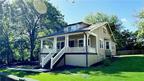 2005 E 81st St, Kansas City, MO, 64132-3533 | Card Image