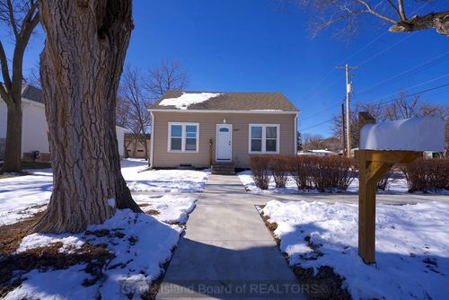 1037 Elmer Ave, York, NE, 68467-1928 | Card Image