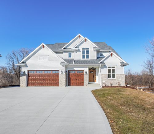 11386 W Tess Creek St, Franklin, WI, 53132-5643 | Card Image