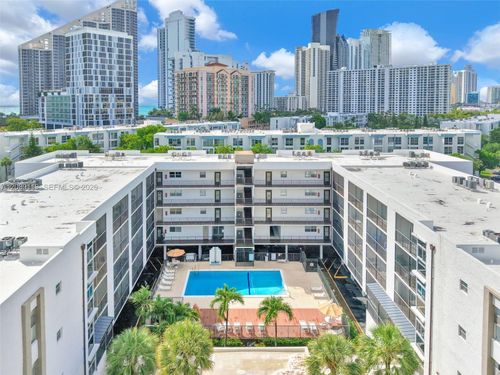 537-201 178th Dr, Sunny Isles Beach, FL, 33160-2875 | Card Image