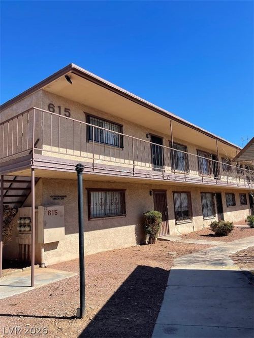 22-615 S Royal Crest Cir, Las Vegas, NV, 89169-3898 | Card Image