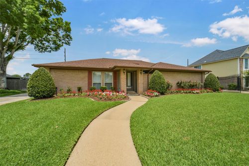 807 Green Belt Dr, Sugar Land, TX, 77498-2753 | Card Image
