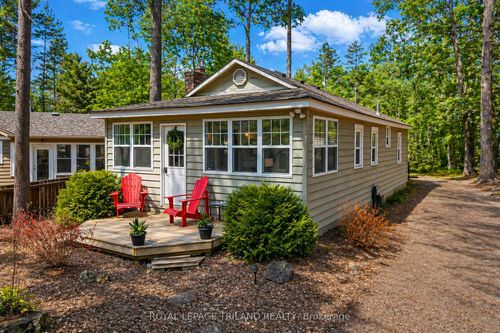 10264 Beach O Pines Road, Lambton Shores, ON, N0M1T0 | Card Image