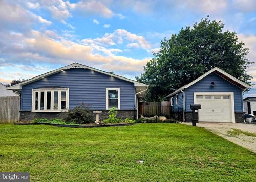 26 Poplar Ln, LEVITTOWN, PA, 19054-3619 | Card Image