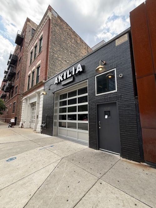 116 N Aberdeen St, Chicago, IL, 60607-2004 | Card Image