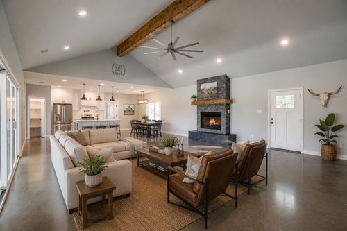 13901 County Road 102, Grandview, TX, 76050-3993 | Card Image