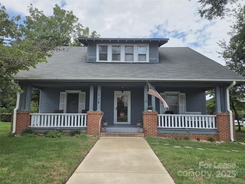 238 S Main St, Davidson, NC, 28036-8039 | Card Image