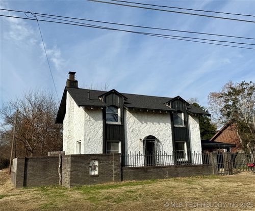 1009 Seminary Ave, Tahlequah, OK, 74464-6918 | Card Image