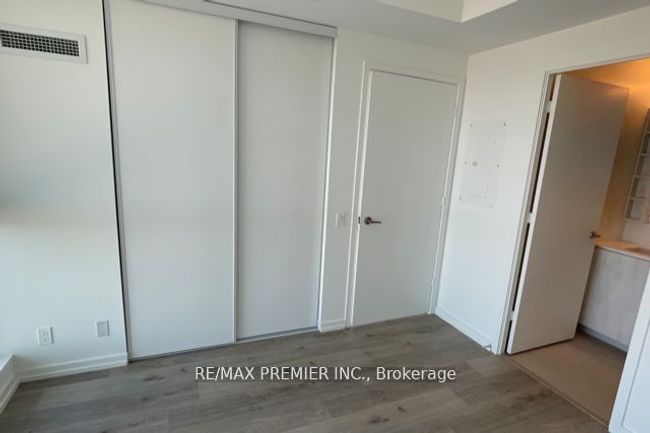 3303 - 1000 Portage Pky, Condo with 2 bedrooms, 2 bathrooms and 1 parking in Concord ON | Image 11