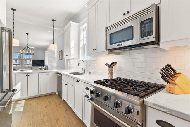 All Viking appliances convey with the townhome. | Image 18