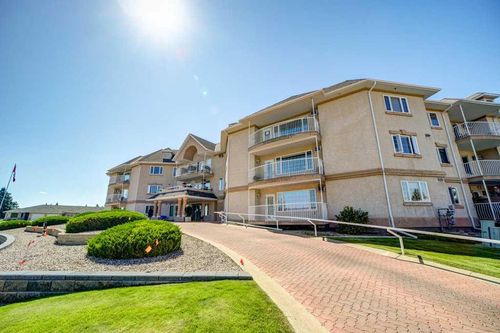 104-4800 A 48 Avenue, Taber, AB, T1G2G9 | Card Image