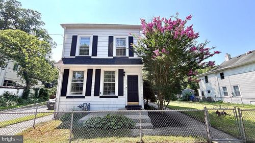 228 2nd St, BEVERLY, NJ, 08010-1320 | Card Image