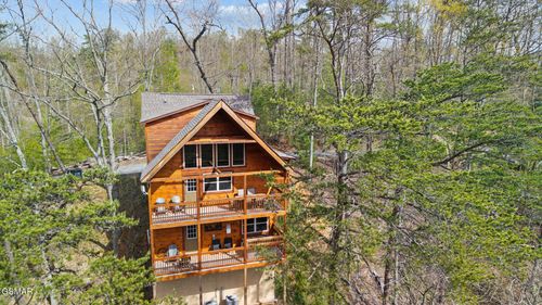 1531 Starwood Way, Sevierville, TN, 37862-8083 | Card Image