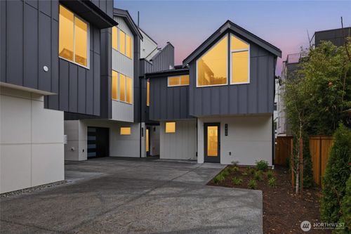 1401 29th Ave, Seattle, WA, 98122-3201 | Card Image
