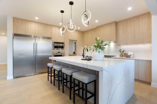 32 Spring Creek Pt Sw, Calgary, AB, T3H6J4 | Card Image