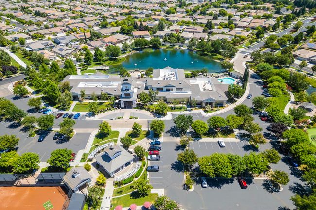 2476 Chimney Point Ln, House other with 2 bedrooms, 2 bathrooms and null parking in Manteca CA | Image 41