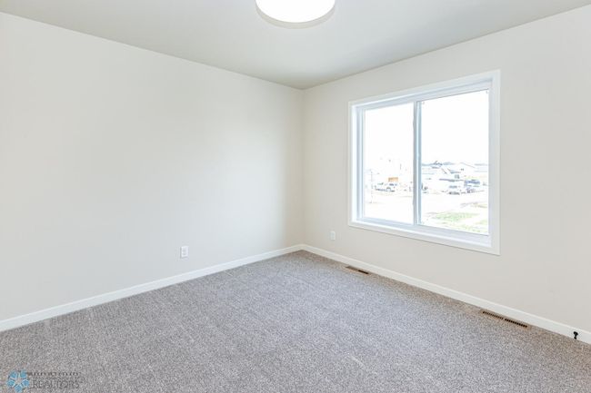 Photos of Previous Model | Image 15