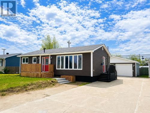 729 Tamarack Dr, Labrador City, NL, A2V2M2 | Card Image
