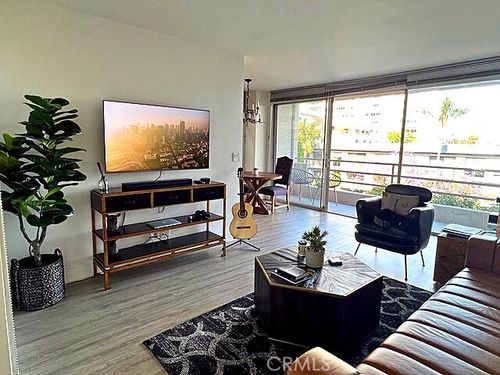 102-1131 Alta Loma Rd, West Hollywood, CA, 90069-2419 | Card Image