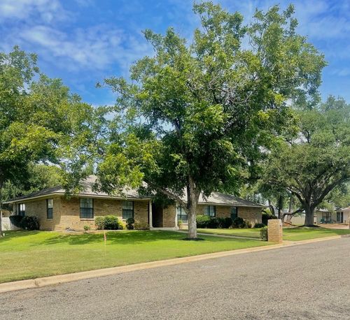 1801 Hickory St, Llano, TX, 78643-3035 | Card Image