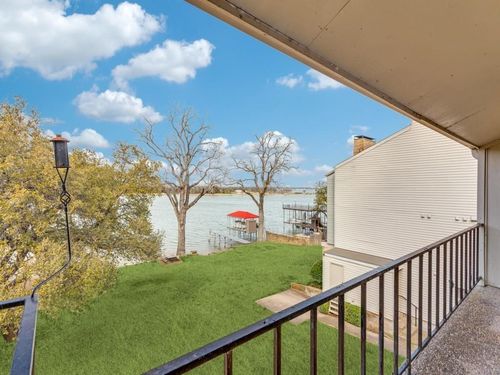 3b-390 Driftwood Ct, Azle, TX, 76020-4144 | Card Image