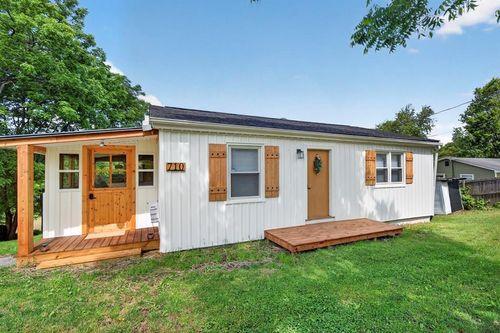 710 Anderson Ave, Marion, VA, 24354-1729 | Card Image