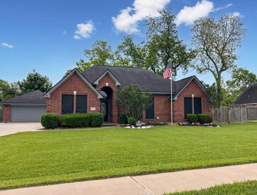 301 Williamsburg Ave, Clute, TX, 77531-4781 | Card Image