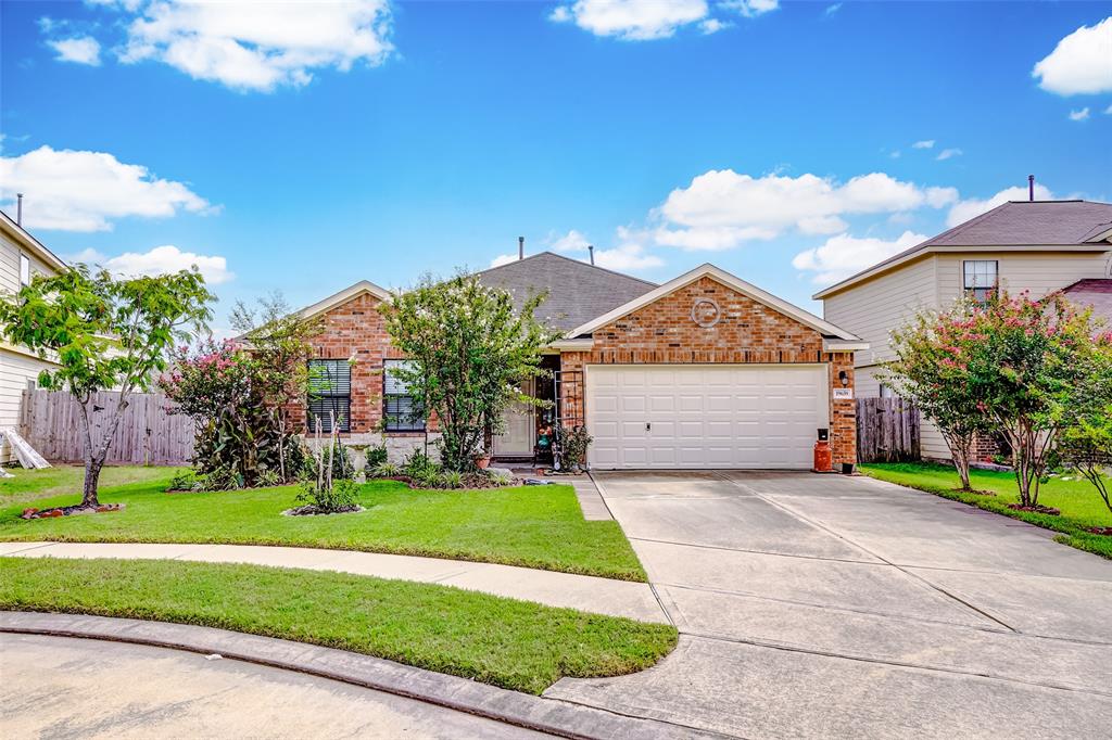 Little Pine Ln, Katy, TX 77449