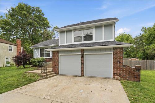 15132 S Locust St, Olathe, KS, 66062-3038 | Card Image