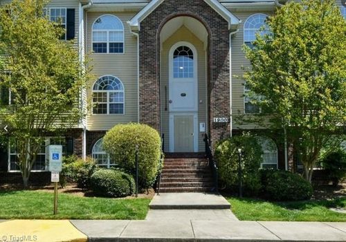 1922 Salem Bluff Dr, Winston-Salem, NC, 27127-4073 | Card Image