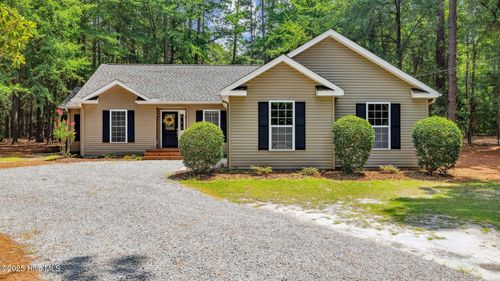 1735 W Pennsylvania Ave, Southern Pines, NC, 28387-3049 | Card Image