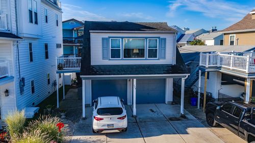 324 W 17th St, Ocean City, NJ, 08226-2930 | Card Image