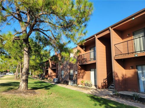 17-904 University Oaks Blvd, College Station, TX, 77840-7502 | Card Image