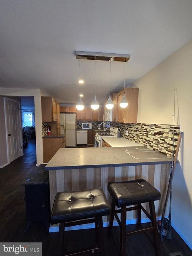 338 East Ave, House other with 4 bedrooms, 2 bathrooms and null parking in MOUNT CARMEL PA | Image 7