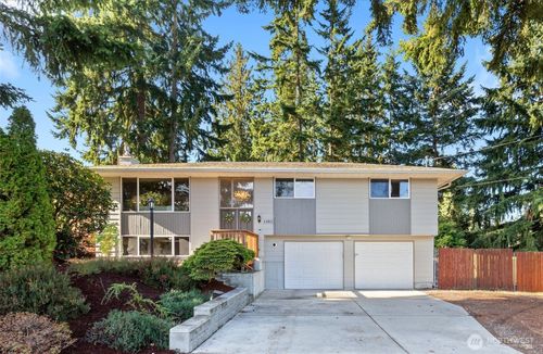 1302 Silver Lake Rd, Everett, WA, 98208-5971 | Card Image