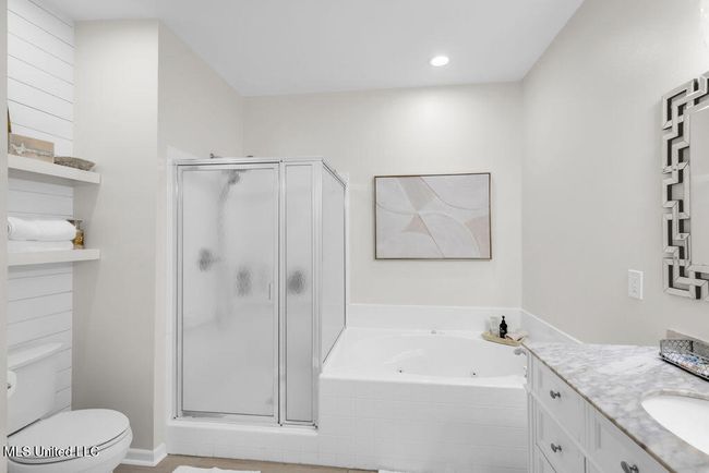 Primary Bathroom | Image 21