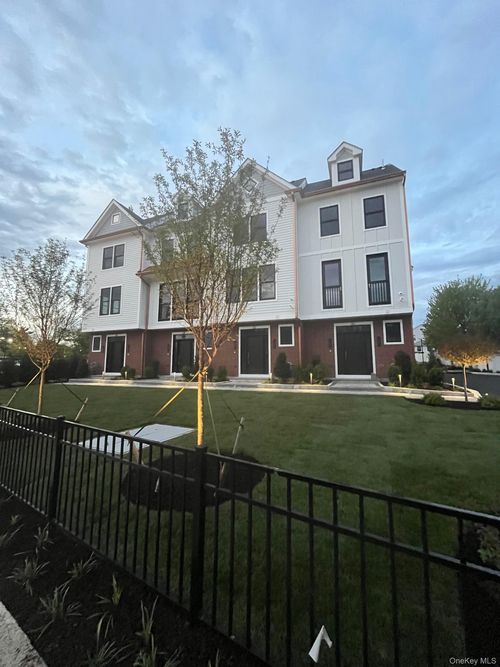 46 Andrews Ln, Sleepy Hollow, NY, 10591-2220 | Card Image