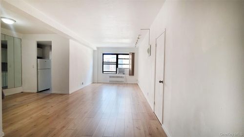 apt-3t-99 66th Rd, Rego Park, NY, 11374-4426 | Card Image