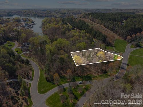 2001 Beauhaven Ln, Belmont, NC, 28012-6756 | Card Image
