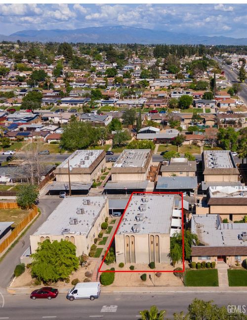 2709 Haley St, Bakersfield, CA, 93305-2136 | Card Image