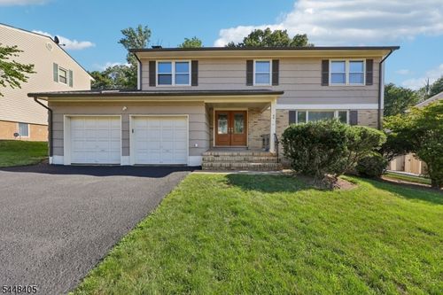 44 Leonhard Dr, Haledon, NJ, 07508-1756 | Card Image