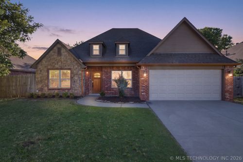 14738 Courtney Dr, Glenpool, OK, 74033-3536 | Card Image