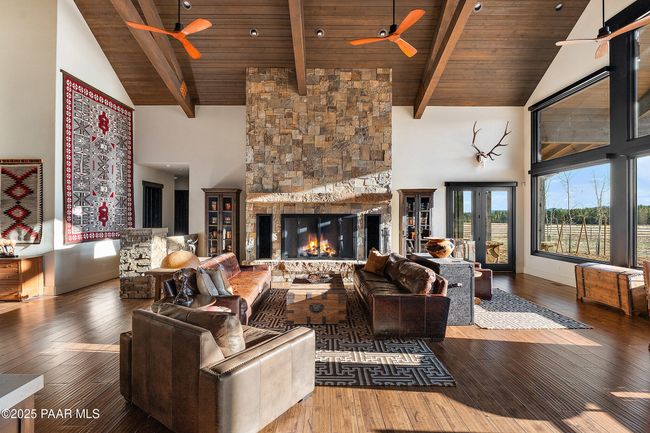 Great Room | Image 16
