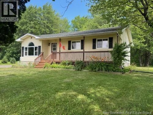 41 King St, Petitcodiac, NB, E4Z4K8 | Card Image