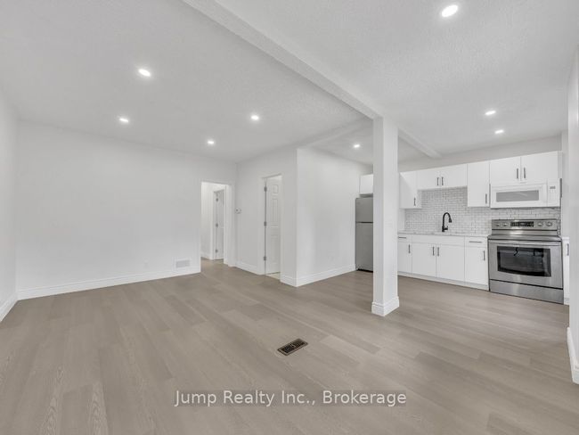 1662 Cadillac St, House other with 5 bedrooms, 3 bathrooms and null parking in Windsor ON | Image 11