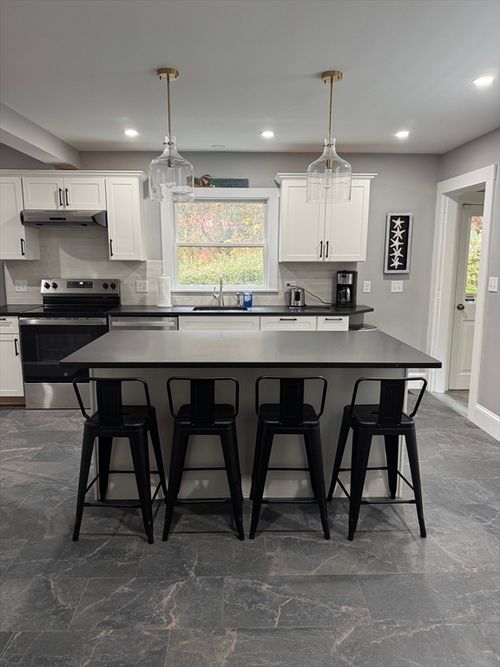 18-18 Granite St, Rockport, MA, 01966-1310 | Card Image