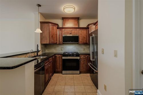 29-31 Freeman St, Newark, NJ, 07105-3794 | Card Image