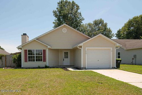 828 S Dogwood Ln, Swansboro, NC, 28584-8719 | Card Image
