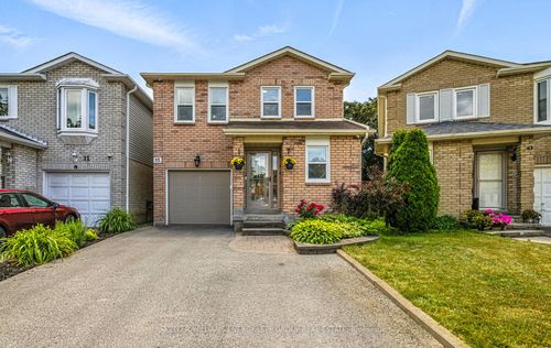 15 Mandy Crt, Whitby, ON, L1N8X6 | Card Image