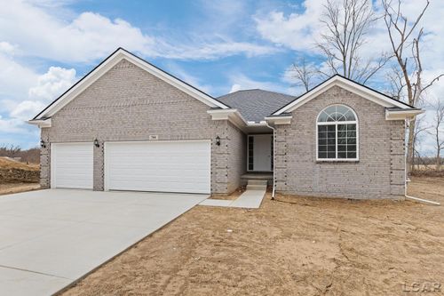 799 War Bonnet Dr, Tecumseh, MI, 49286-8663 | Card Image